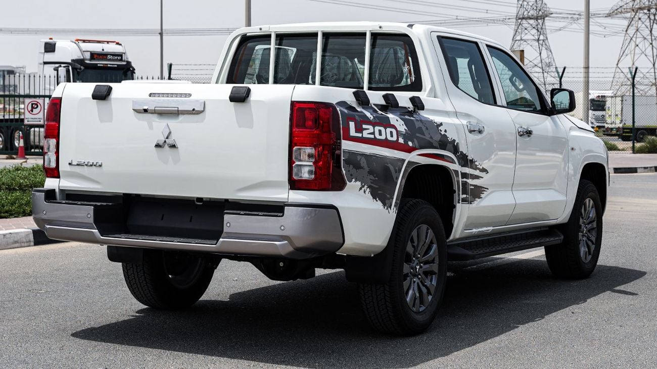 Mitsubishi L200 2.5 л 2026 г. Белый