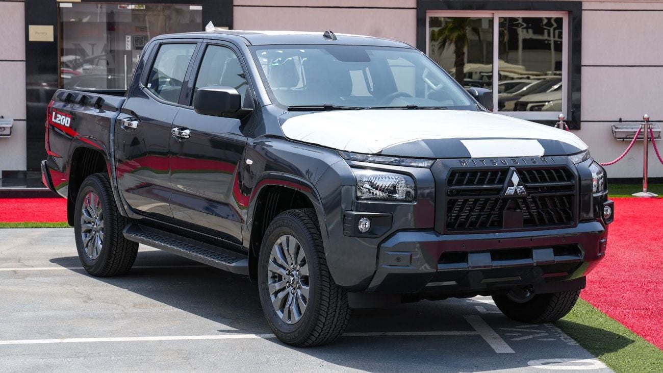 Mitsubishi L200 2.5 л 2026 г. Серый