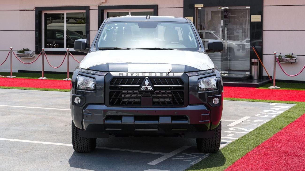 Mitsubishi L200 2.5 л 2026 г. Серый