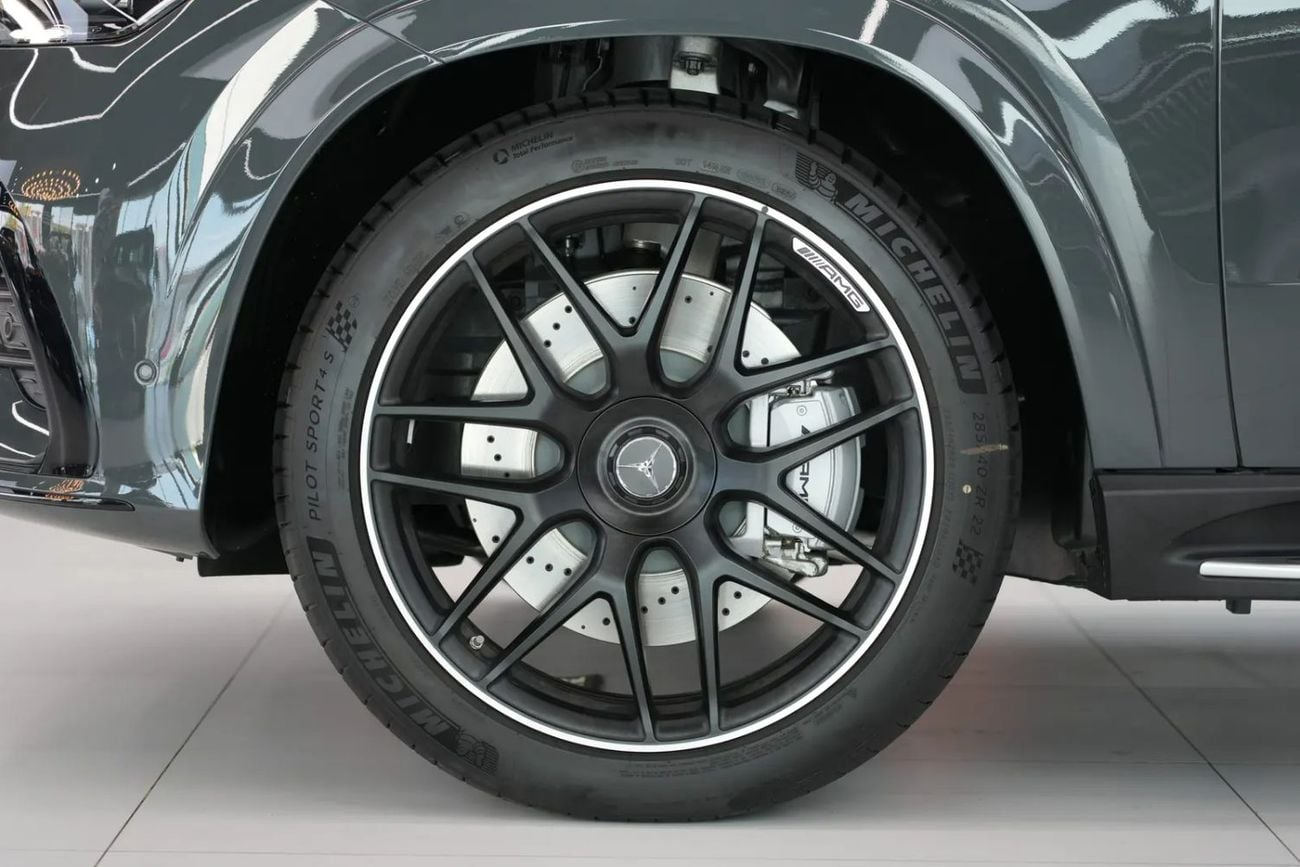 Mercedes Benz GLE53 AMG 3.0 л 2026 г. Серый