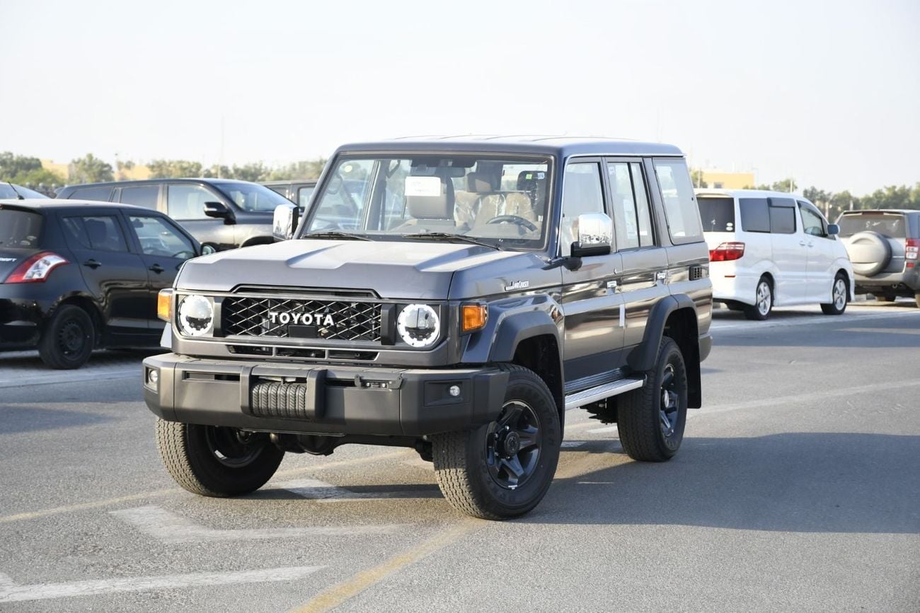 Toyota Land Cruiser 70 4.0 л 2026 г. Серый
