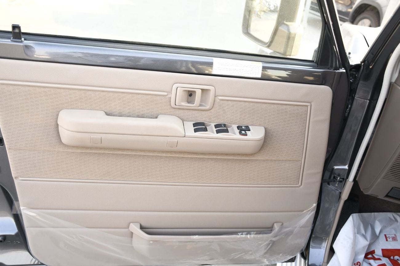 Toyota Land Cruiser 70 4.0 л 2026 г. Серый