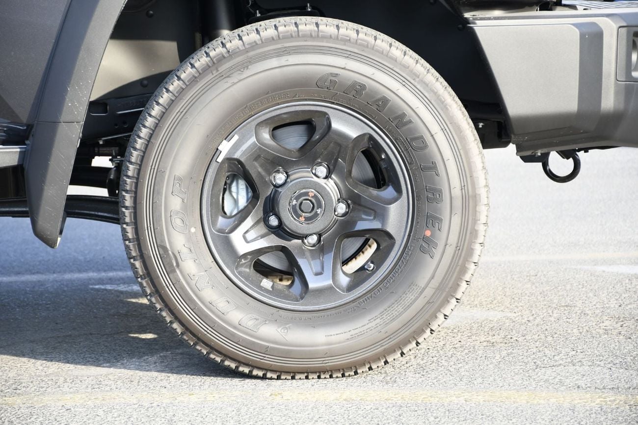 Toyota Land Cruiser 70 4.0 л 2026 г. Серый