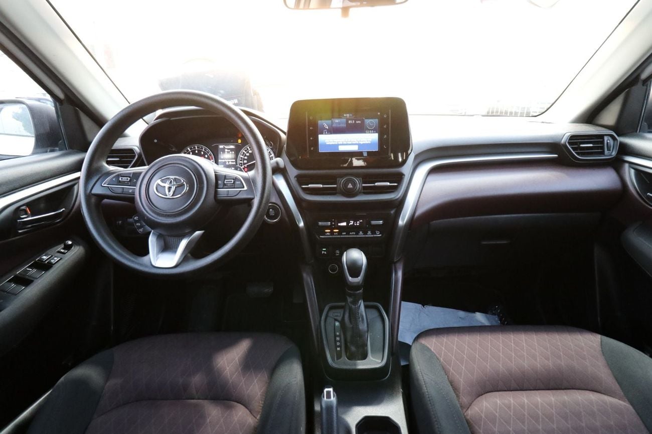 Toyota Urban Cruiser 1.5 л 2023 г. Чёрный