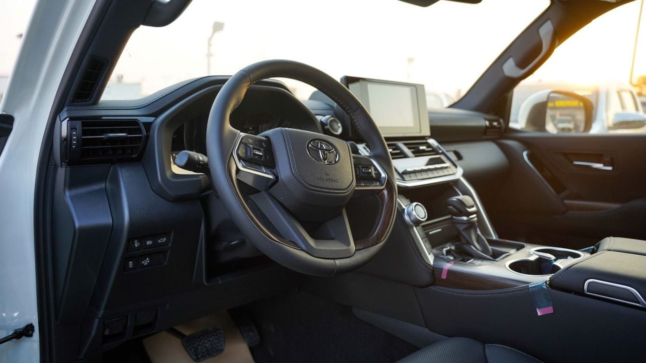 Toyota Land Cruiser 4.0 л 2026 г. Белый