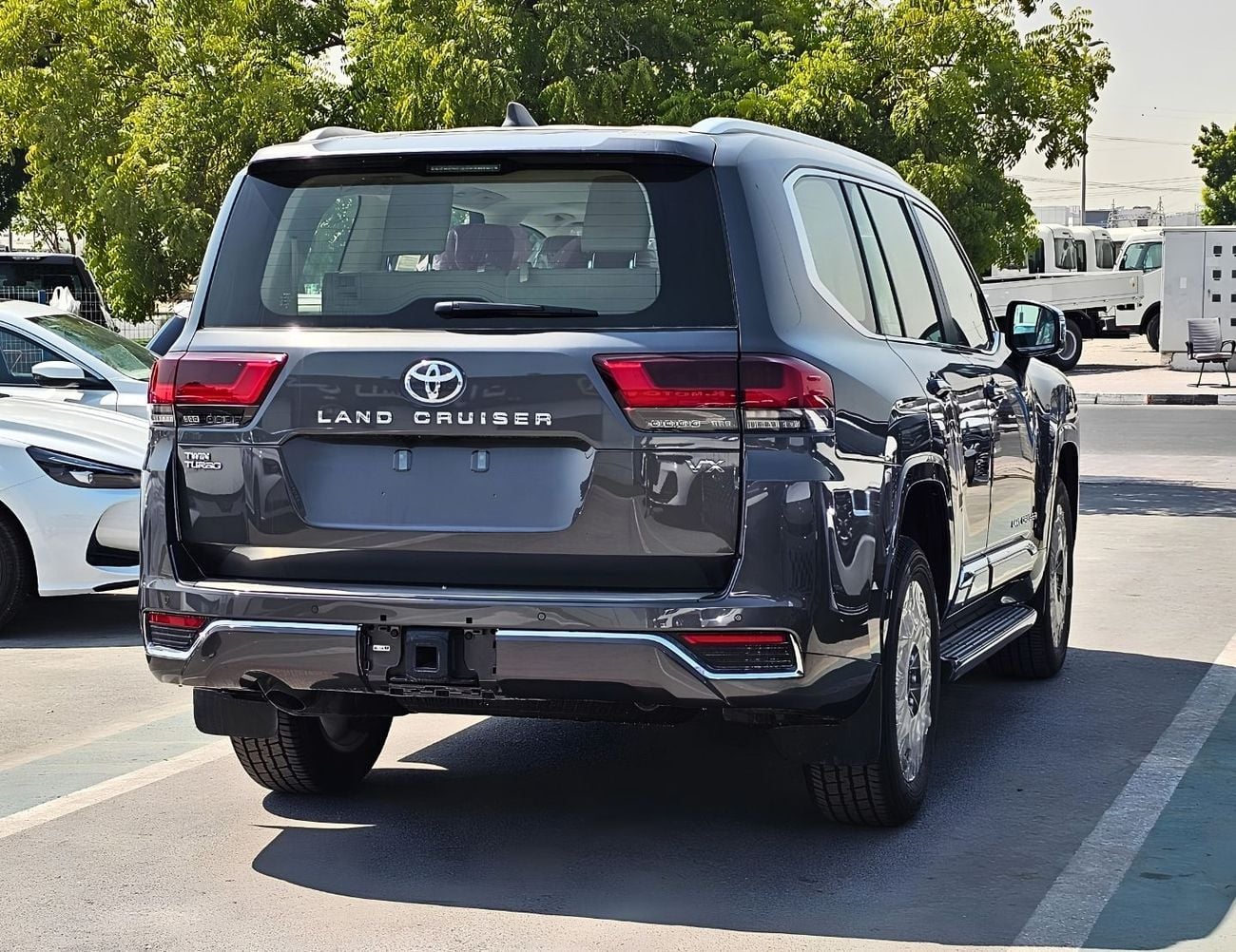 Toyota Land Cruiser 3.5 л 2026 г. Серый