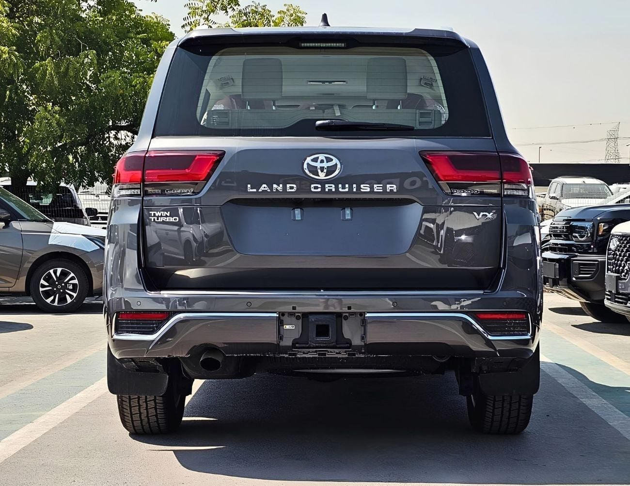 Toyota Land Cruiser 3.5 л 2026 г. Серый