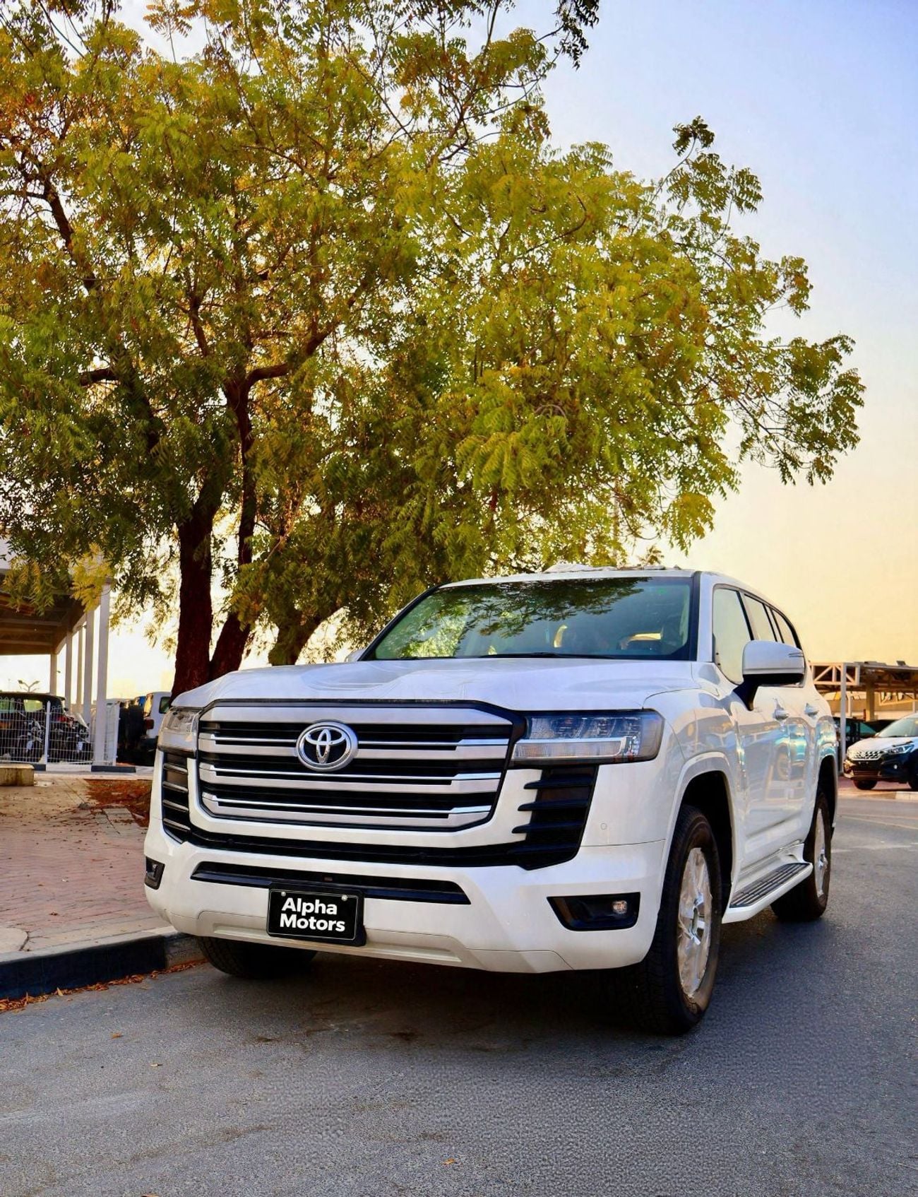 Toyota Land Cruiser 3.5 л 2026 г. Белый
