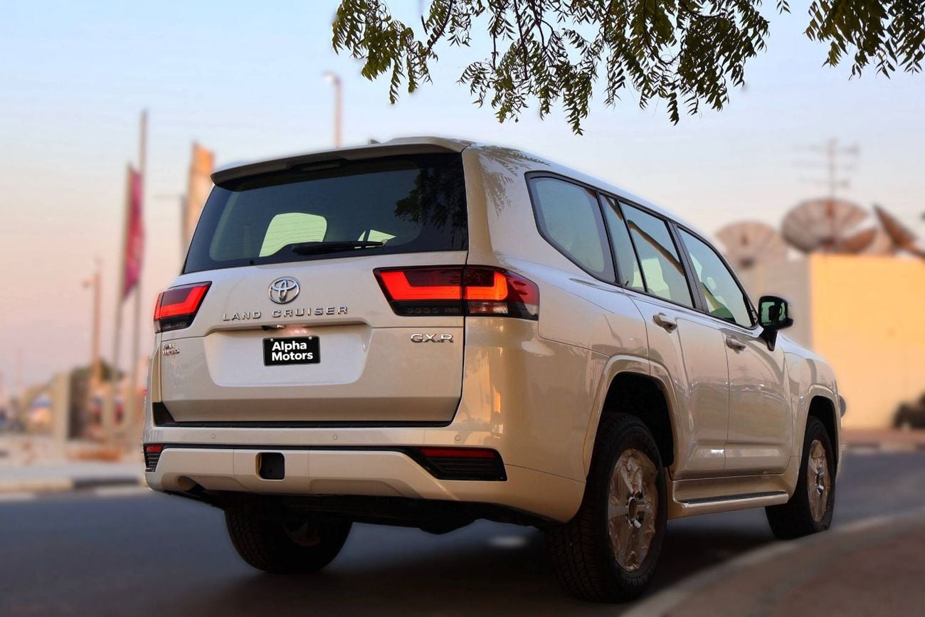 Toyota Land Cruiser 3.5 л 2026 г. Белый