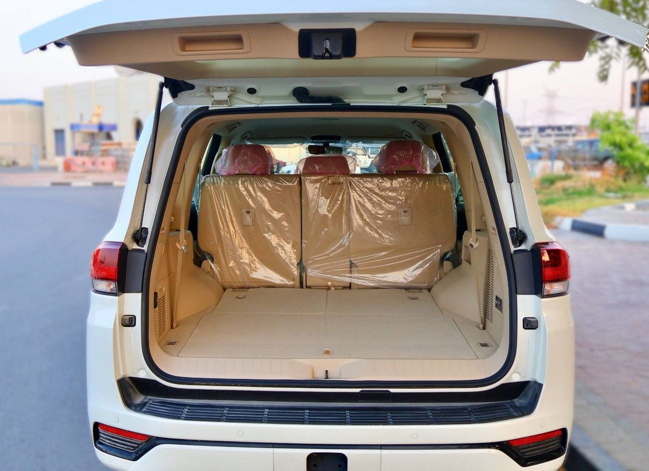 Toyota Land Cruiser 3.5 л 2026 г. Белый