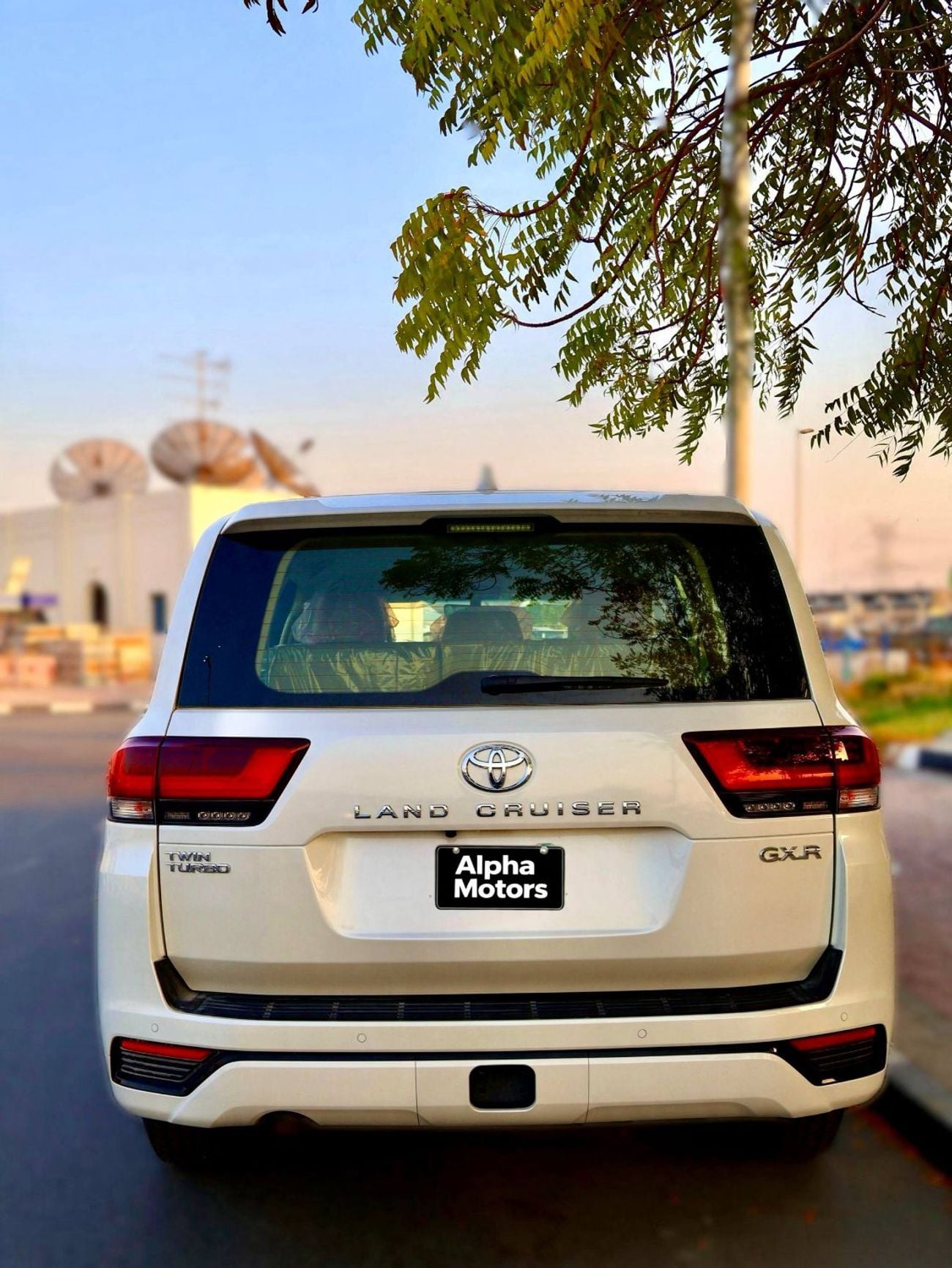Toyota Land Cruiser 3.5 л 2026 г. Белый