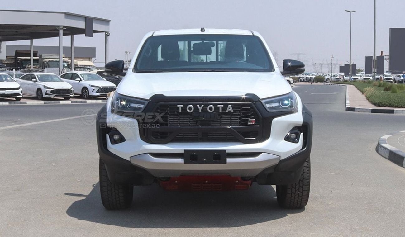 Toyota Hilux 2.8 л 2026 г. Белый