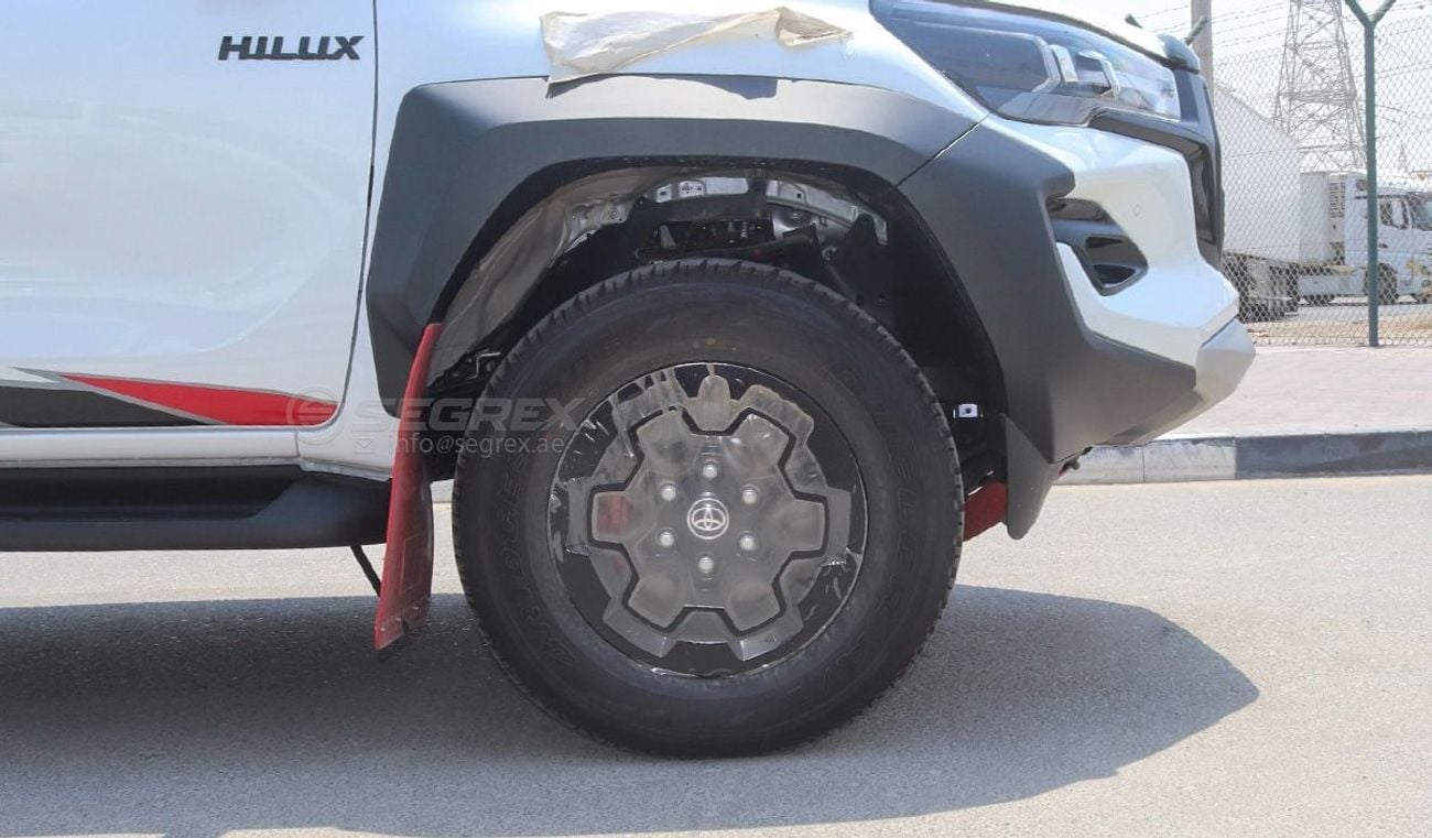 Toyota Hilux 2.8 л 2026 г. Белый