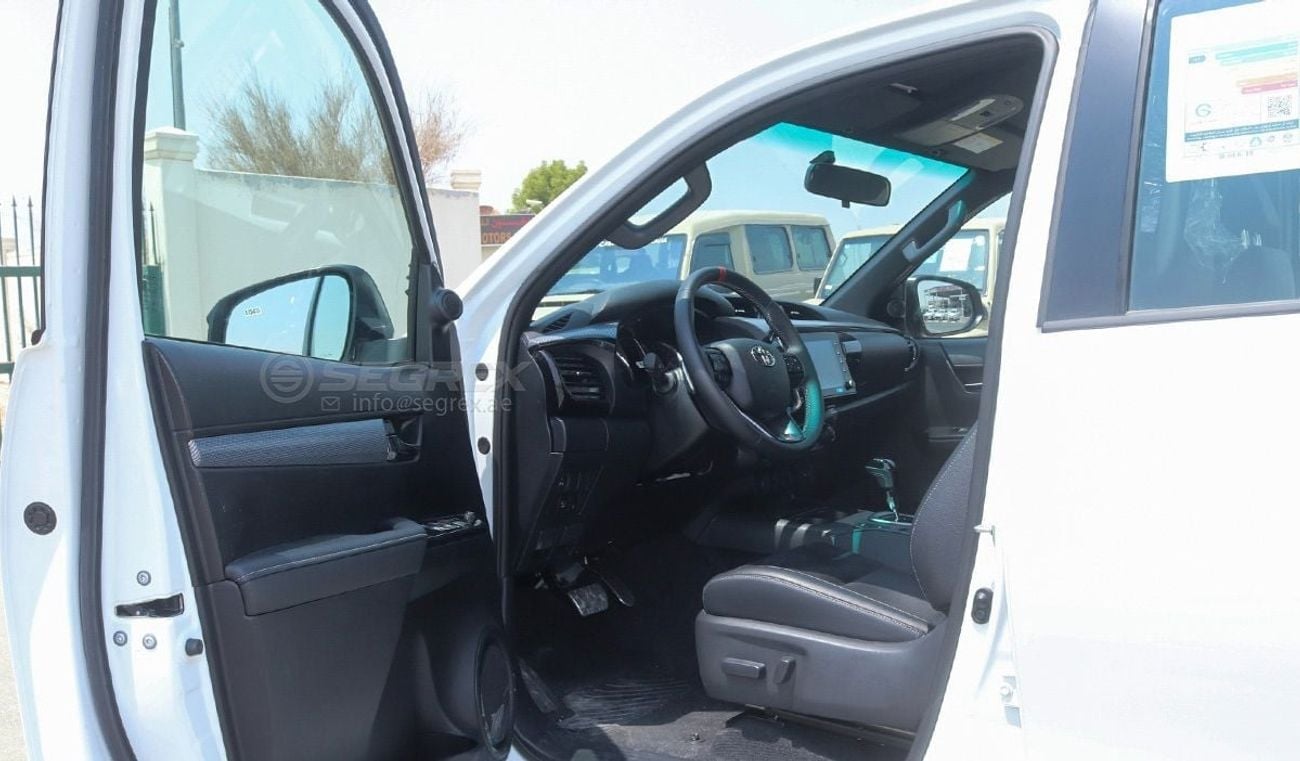 Toyota Hilux 2.8 л 2026 г. Белый