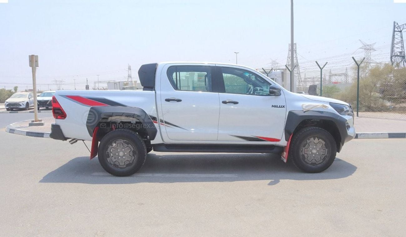 Toyota Hilux 2.8 л 2026 г. Белый
