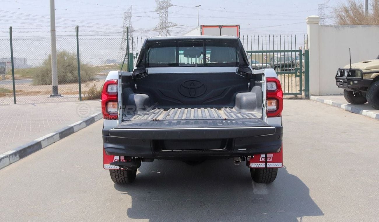 Toyota Hilux 2.8 л 2026 г. Белый