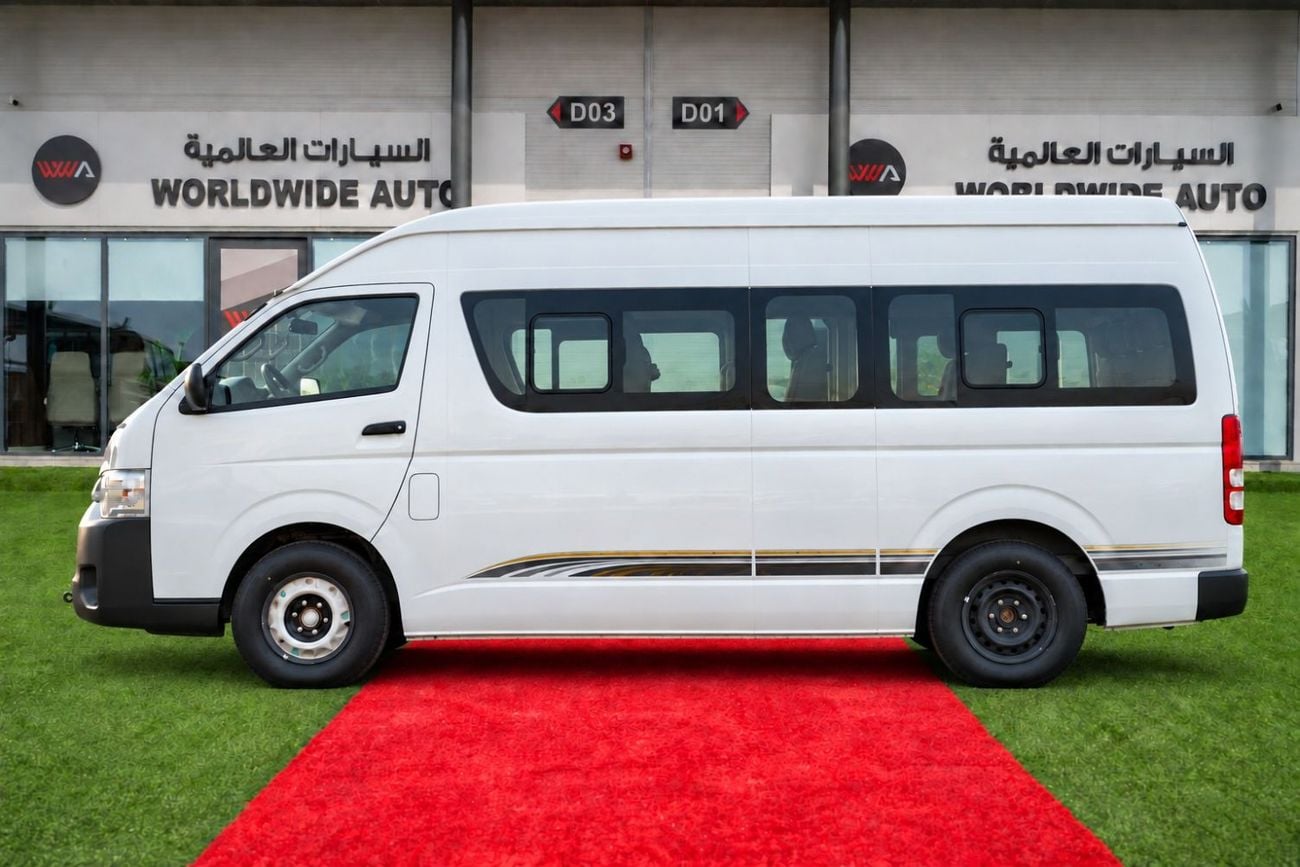 Toyota Hiace 2.7 л 2025 г. Белый