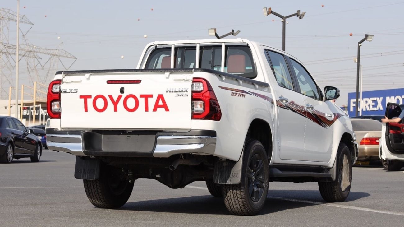 Toyota Hilux 2.7 л 2026 г. Белый