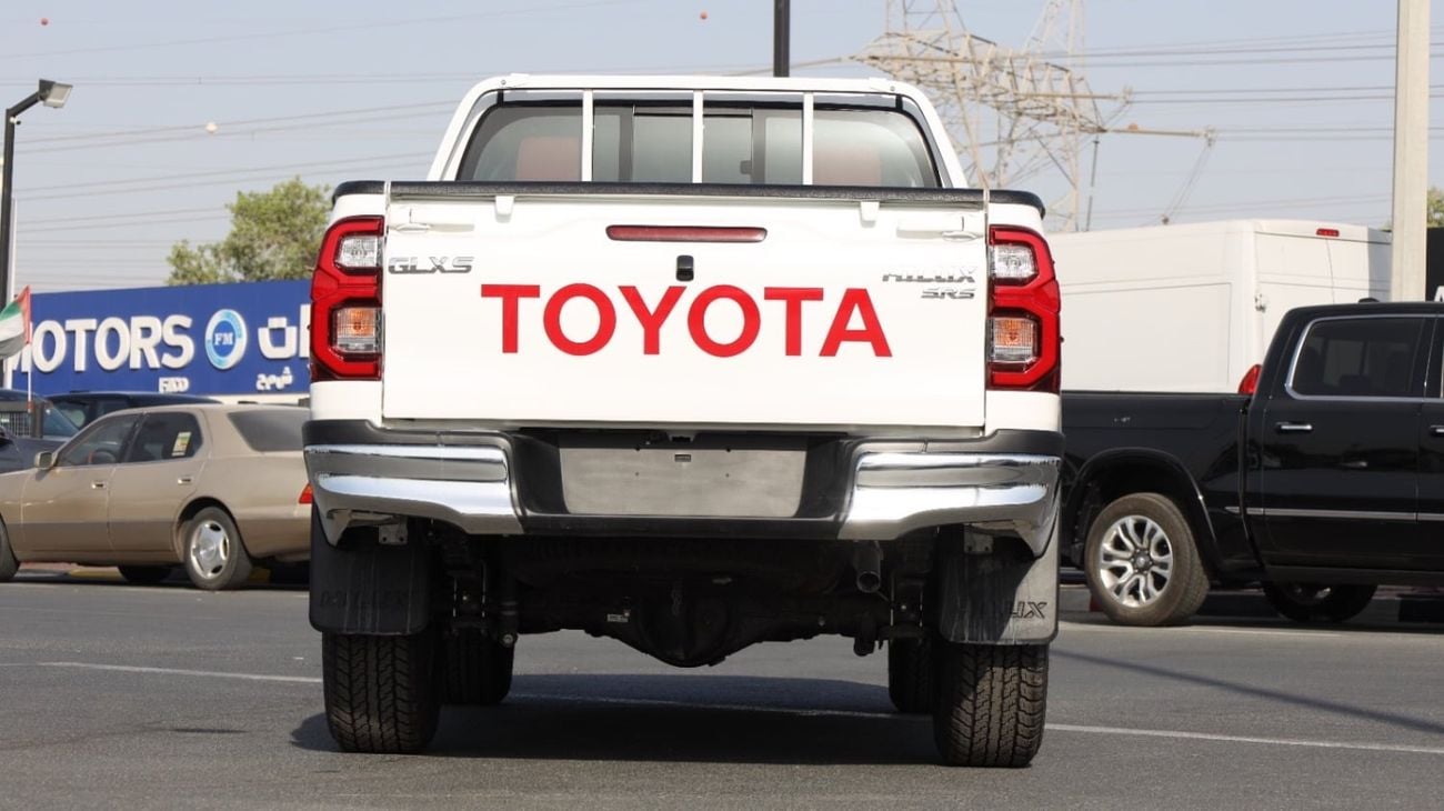 Toyota Hilux 2.7 л 2026 г. Белый