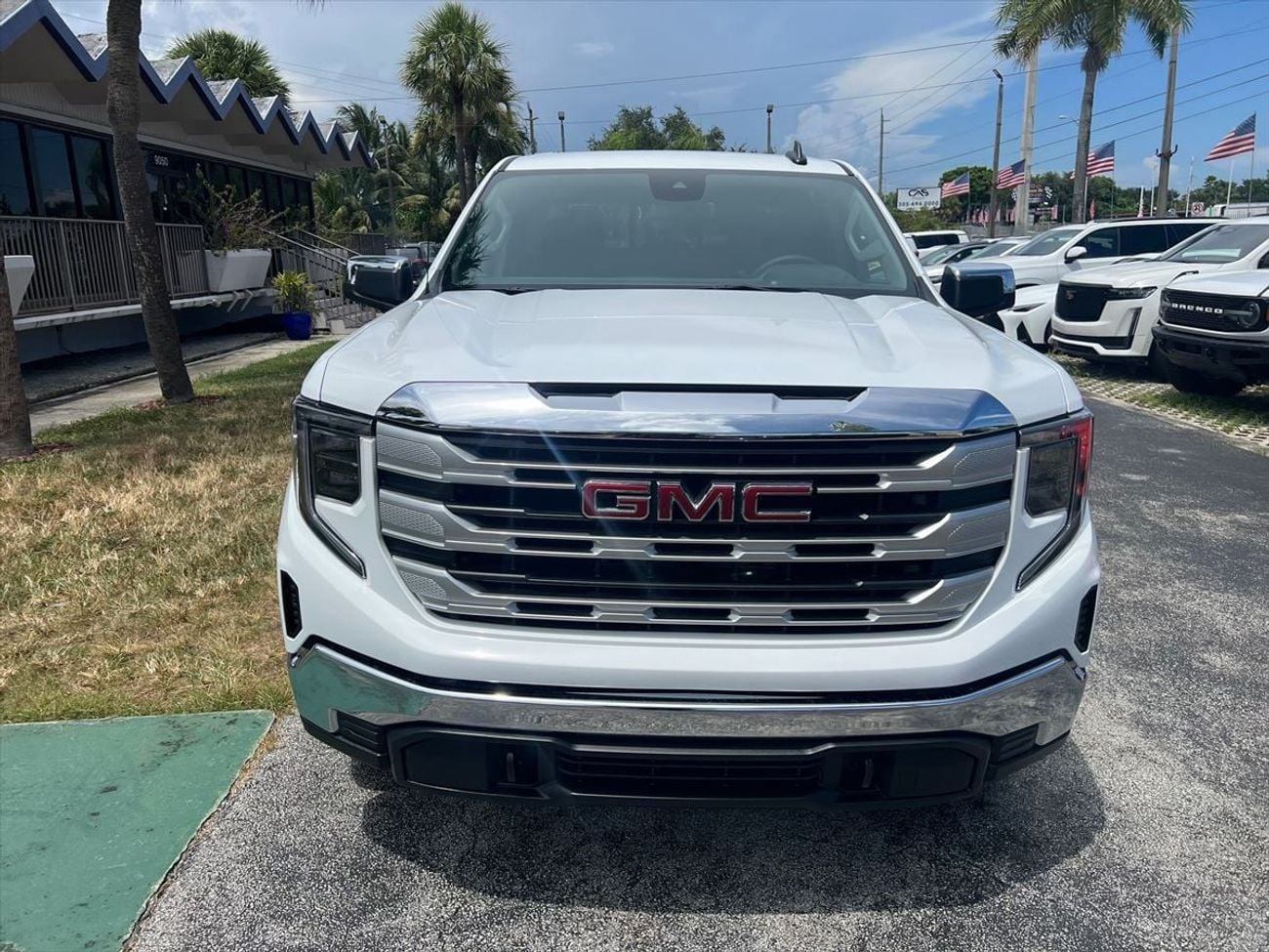 GMC Sierra 5.3 л 2026 г. Белый