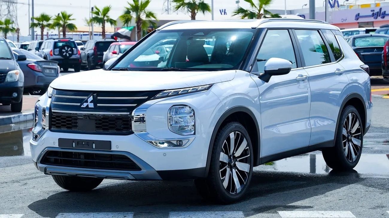 Mitsubishi Outlander 2.5 л 2026 г. Белый