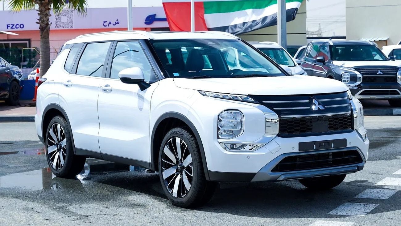 Mitsubishi Outlander 2.5 л 2026 г. Белый