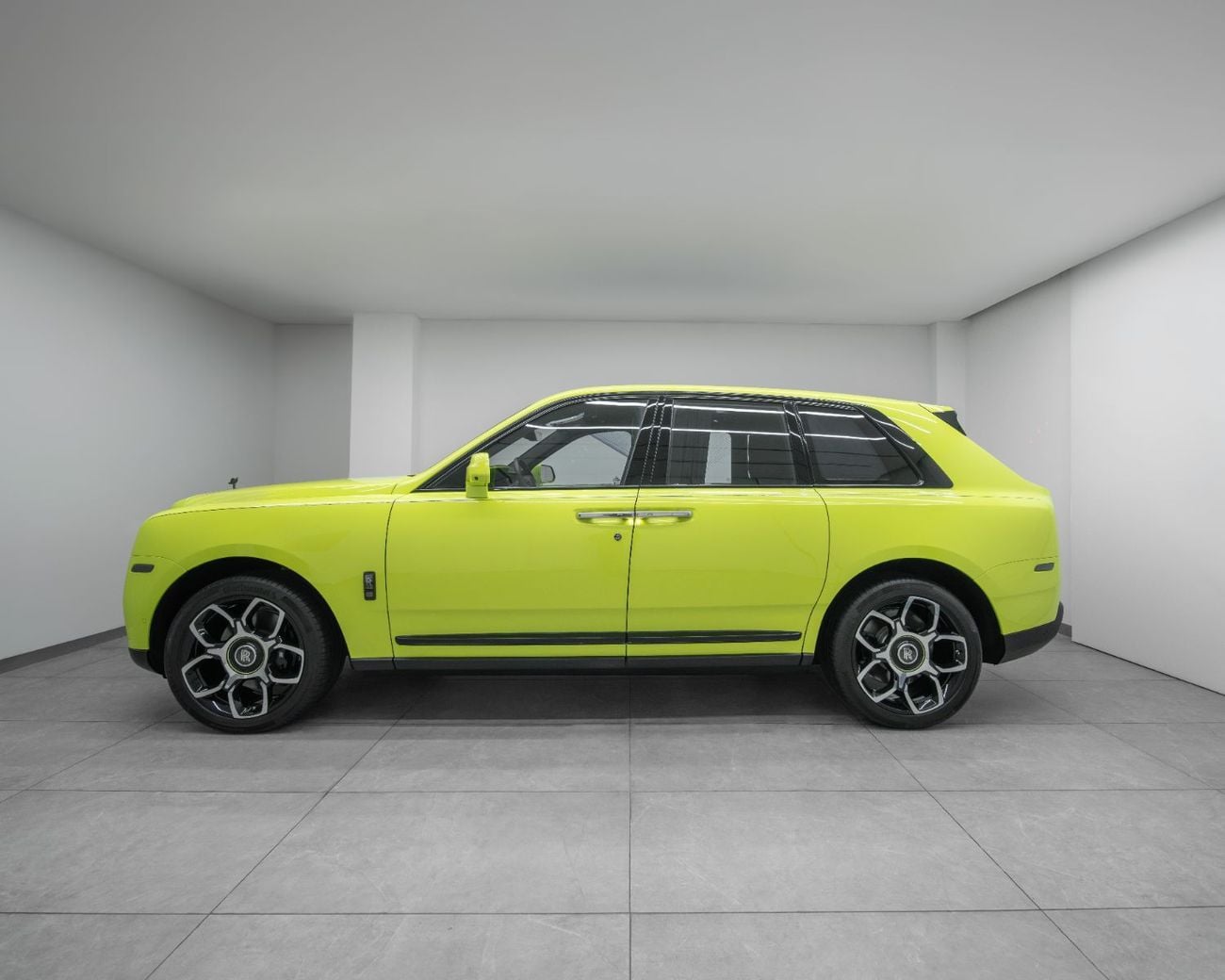 Rolls Royce Cullinan 6.8 л 2022 г. Зелёный, пробег 150 км