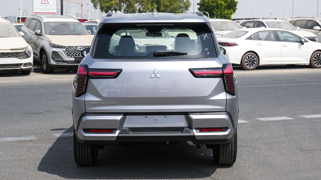 Mitsubishi Destinator 1.5 л 2026 г. Серебристый
