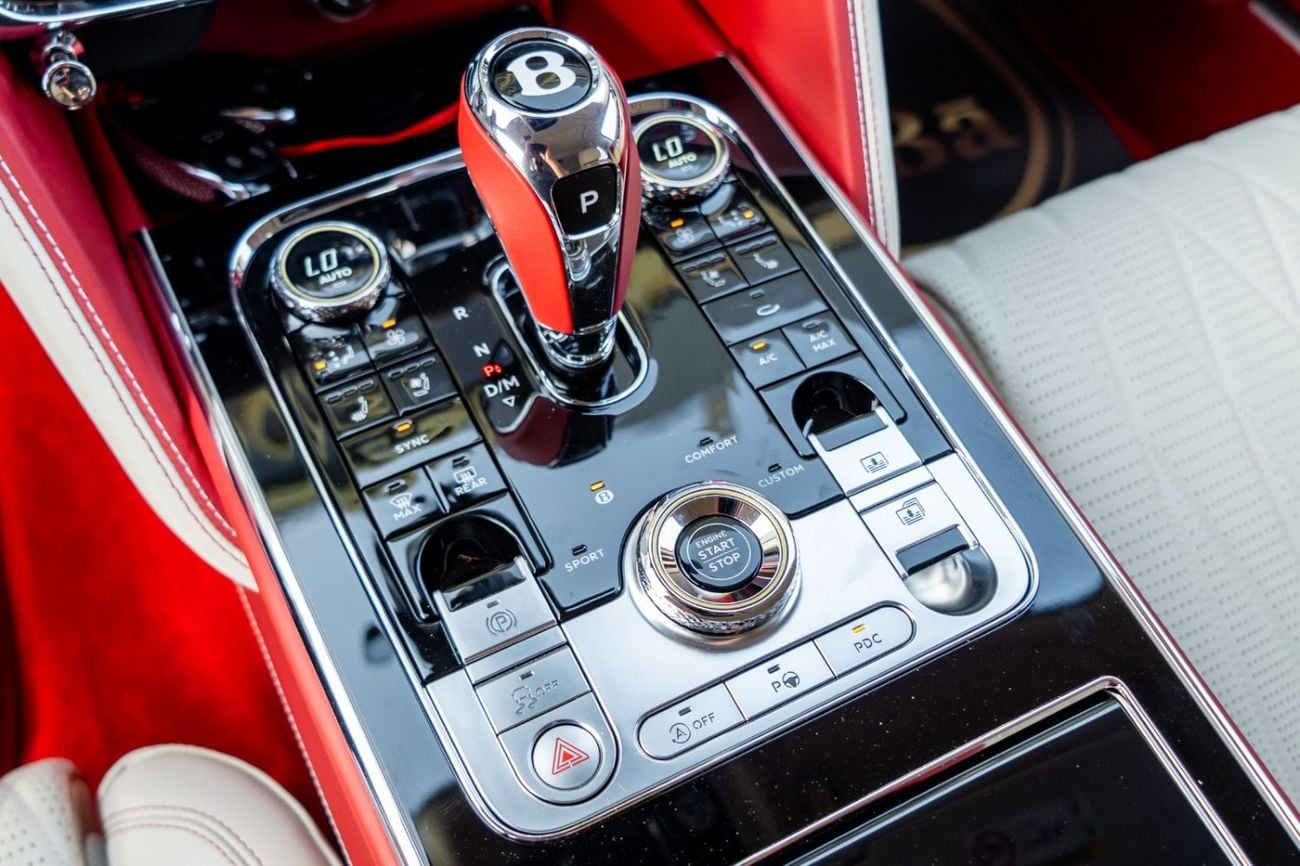 Bentley Flying Spur 4.0 л 2024 г. Чёрный