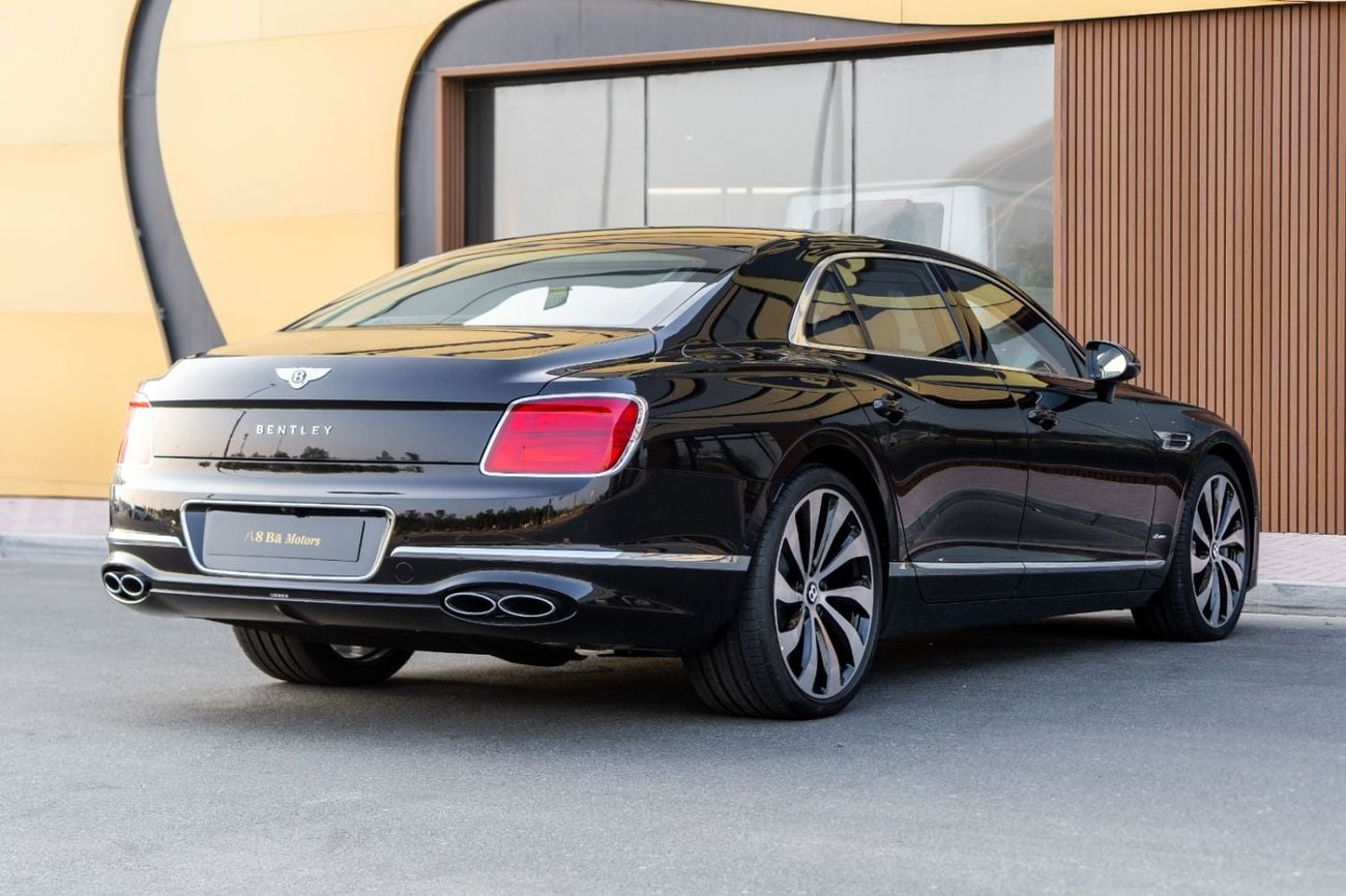Bentley Flying Spur 4.0 л 2024 г. Чёрный