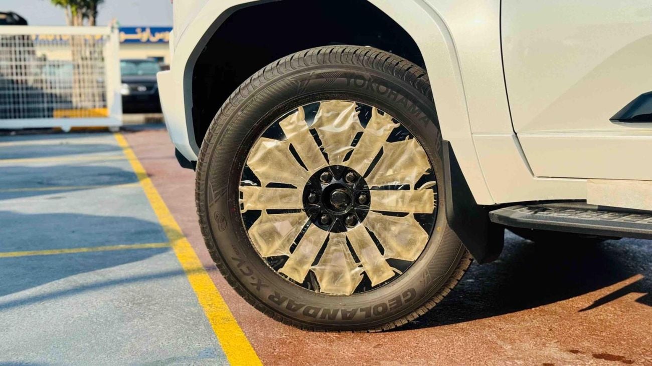 Toyota Prado 2.8 л 2026 г. Белый