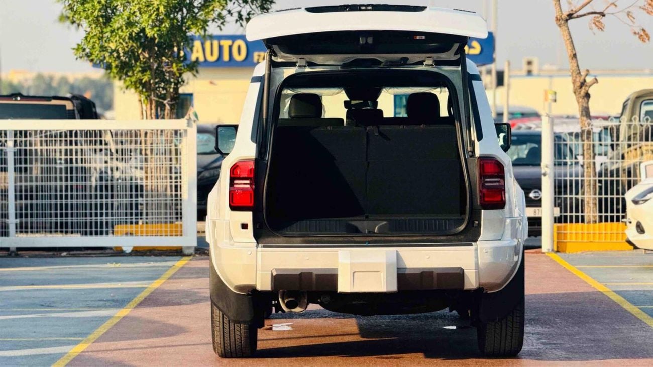 Toyota Prado 2.8 л 2026 г. Белый