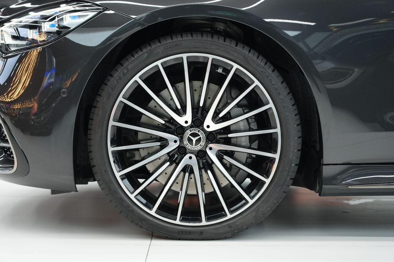 Mercedes Benz S 500 3.0 л 2026 г. Серый