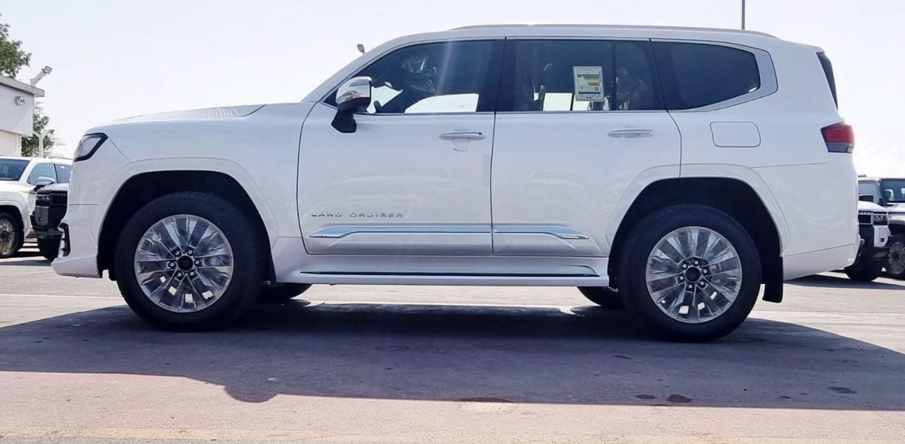 Toyota Land Cruiser 3.3 л 2026 г. Белый