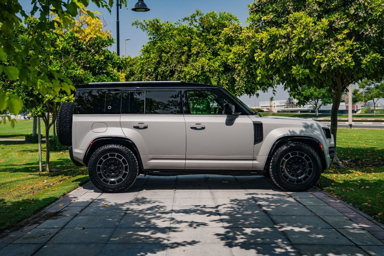 Land Rover Defender 110 4.4 л 2026 г. Серый, пробег 161 км