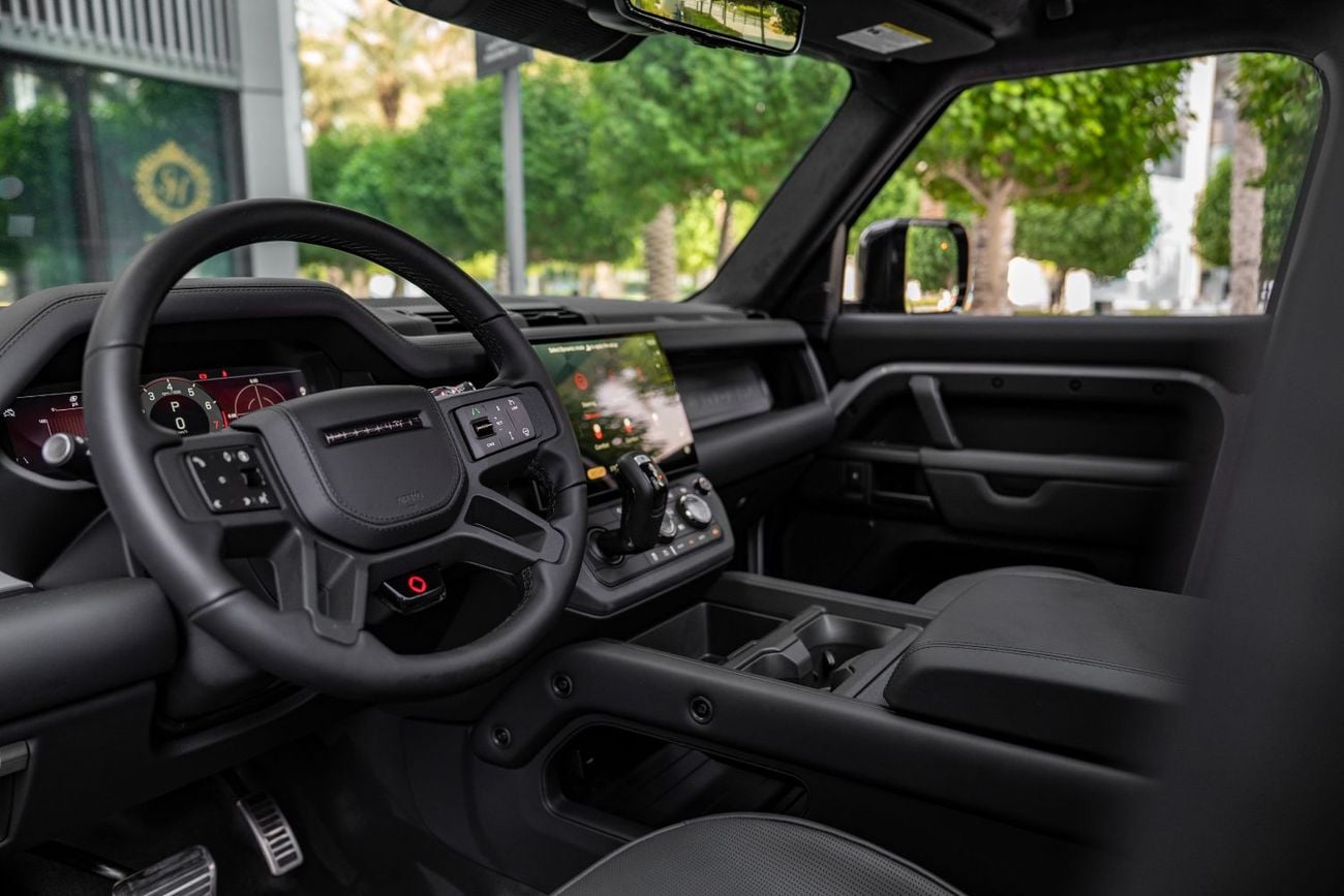 Land Rover Defender 110 4.4 л 2026 г. Серый, пробег 161 км