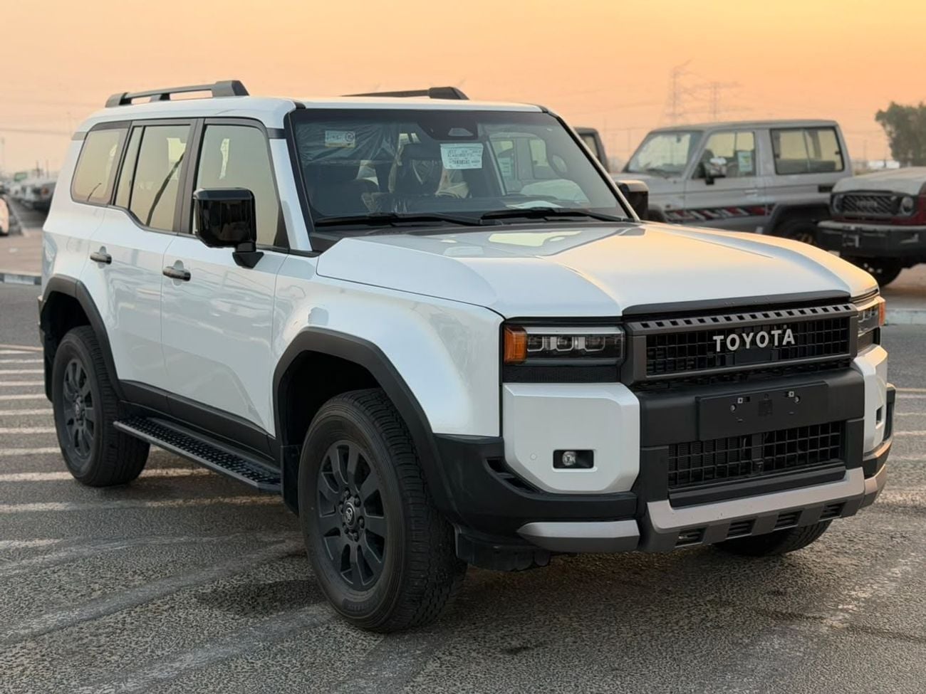Toyota Land Cruiser 4.0 л 2026 г. Белый