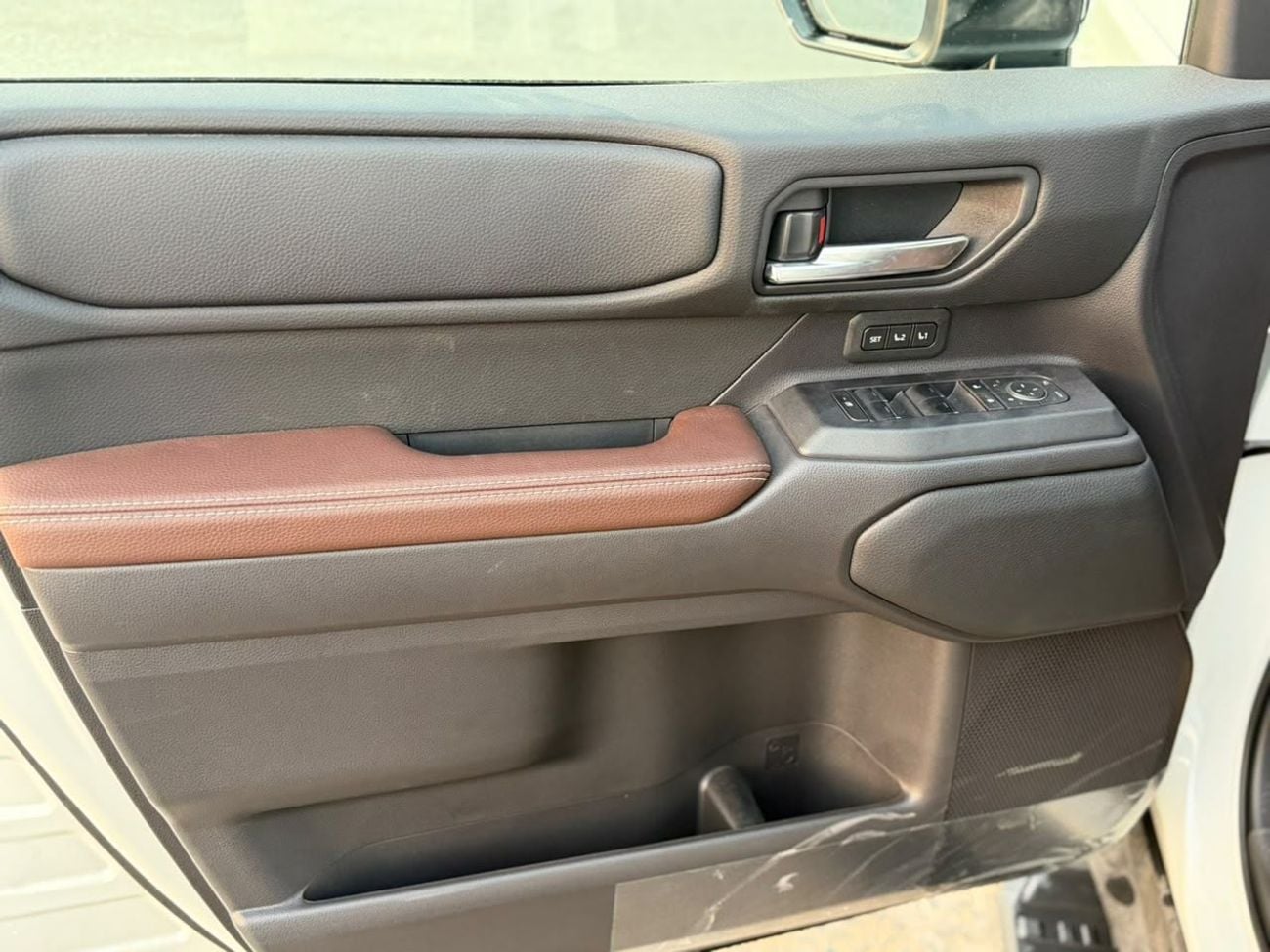 Toyota Land Cruiser 4.0 л 2026 г. Белый