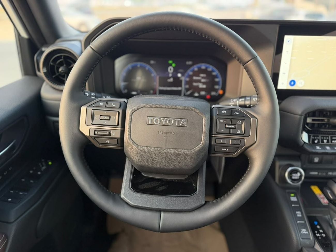 Toyota Land Cruiser 4.0 л 2026 г. Белый