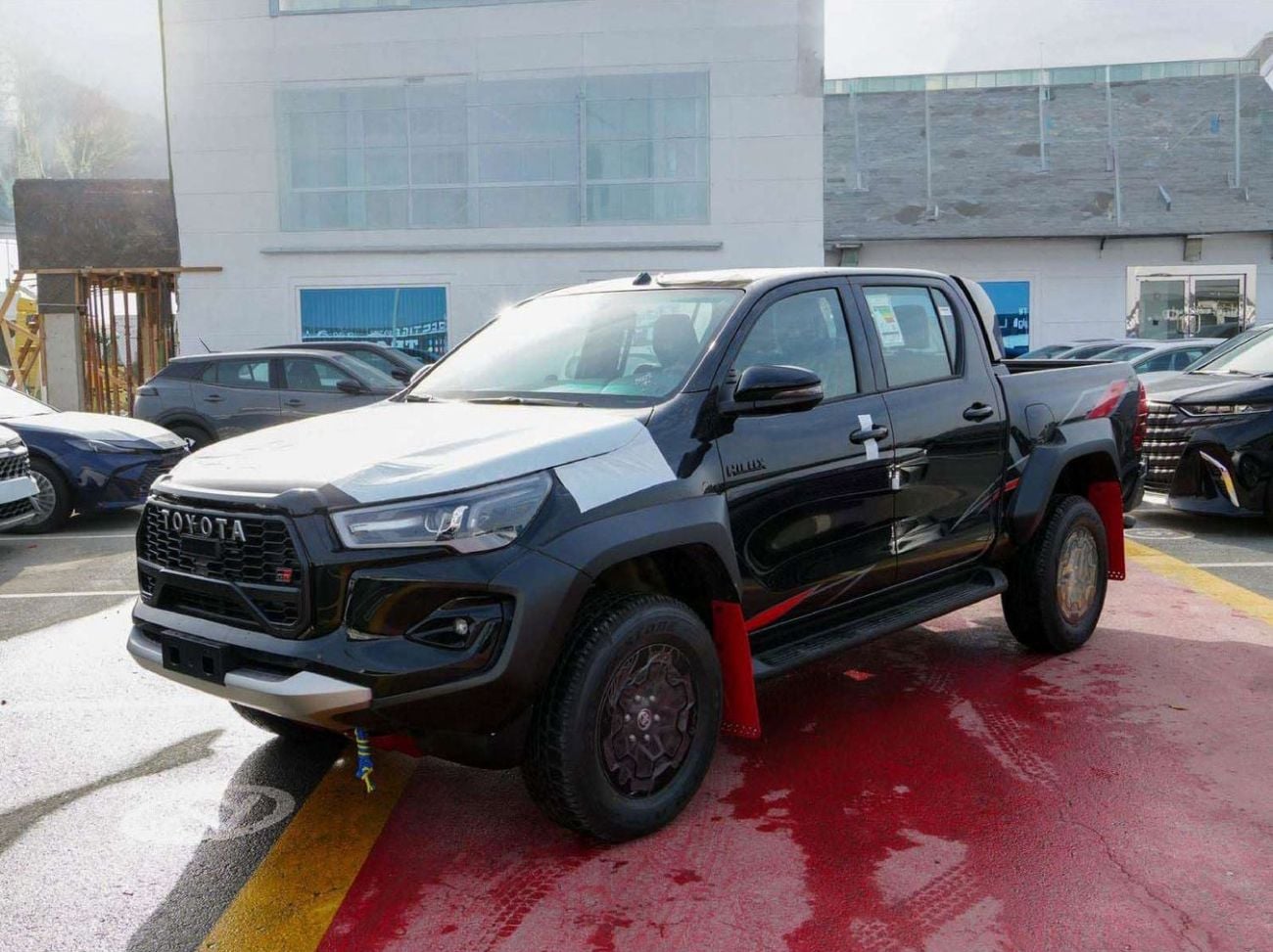 Toyota Hilux 2.8 л 2026 г. Чёрный, пробег 10 км