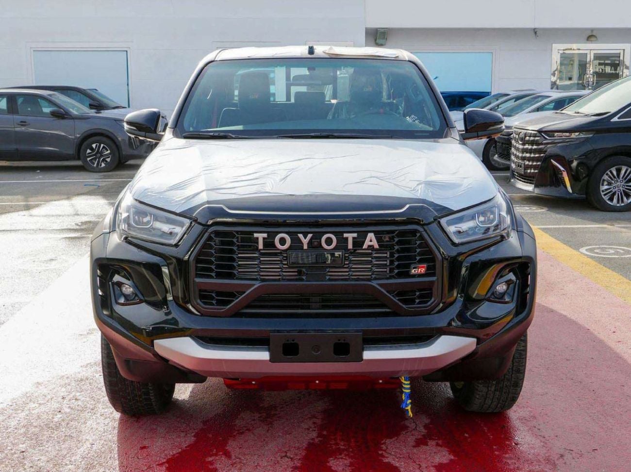 Toyota Hilux 2.8 л 2026 г. Чёрный, пробег 10 км