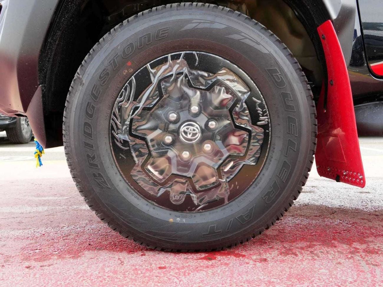 Toyota Hilux 2.8 л 2026 г. Чёрный, пробег 10 км