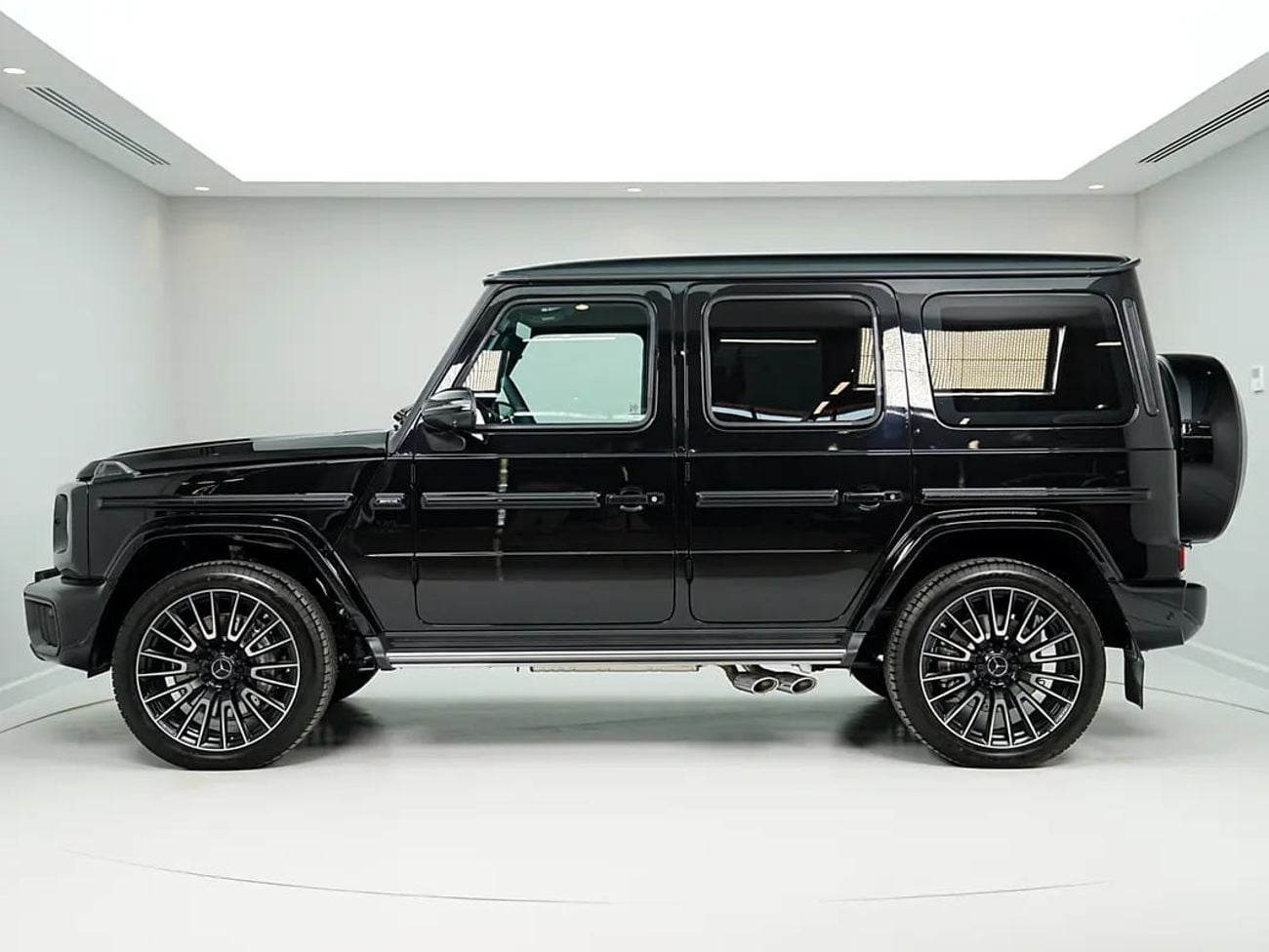 Mercedes Benz G 63 Amg 4.0 л 2026 г. Чёрный