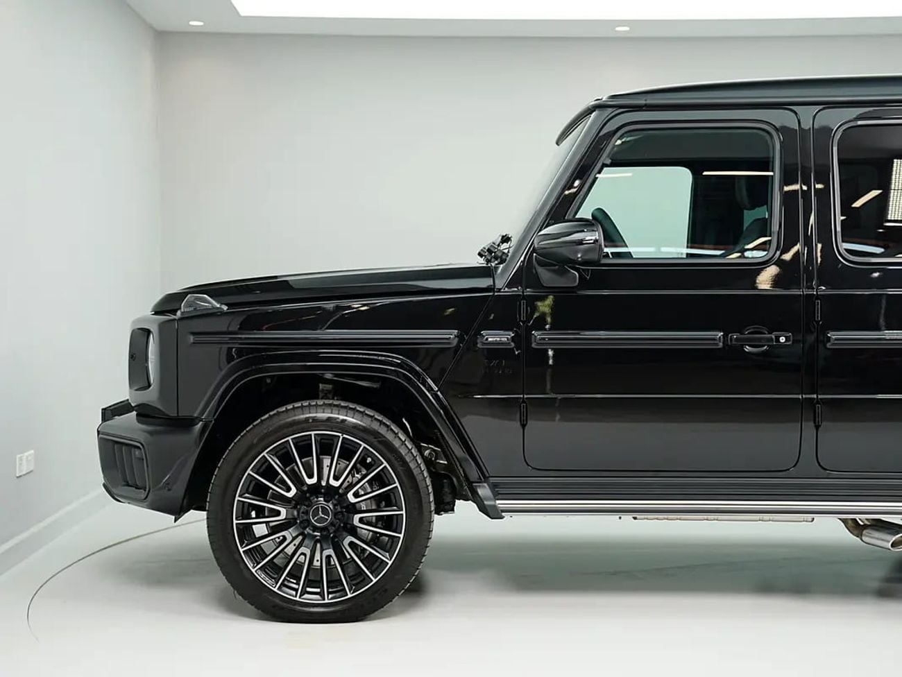 Mercedes Benz G 63 Amg 4.0 л 2026 г. Чёрный