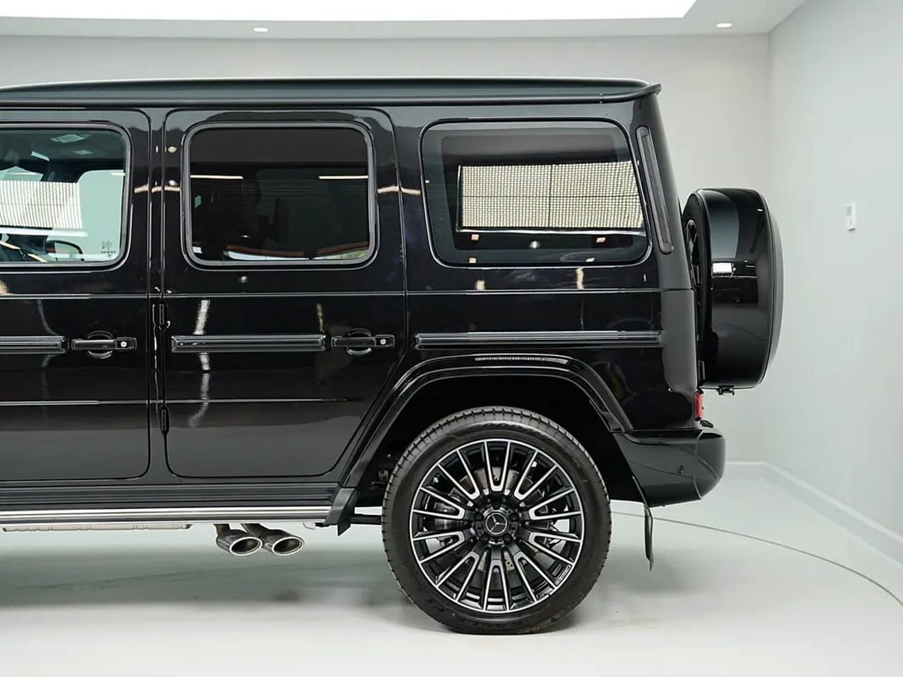 Mercedes Benz G 63 Amg 4.0 л 2026 г. Чёрный