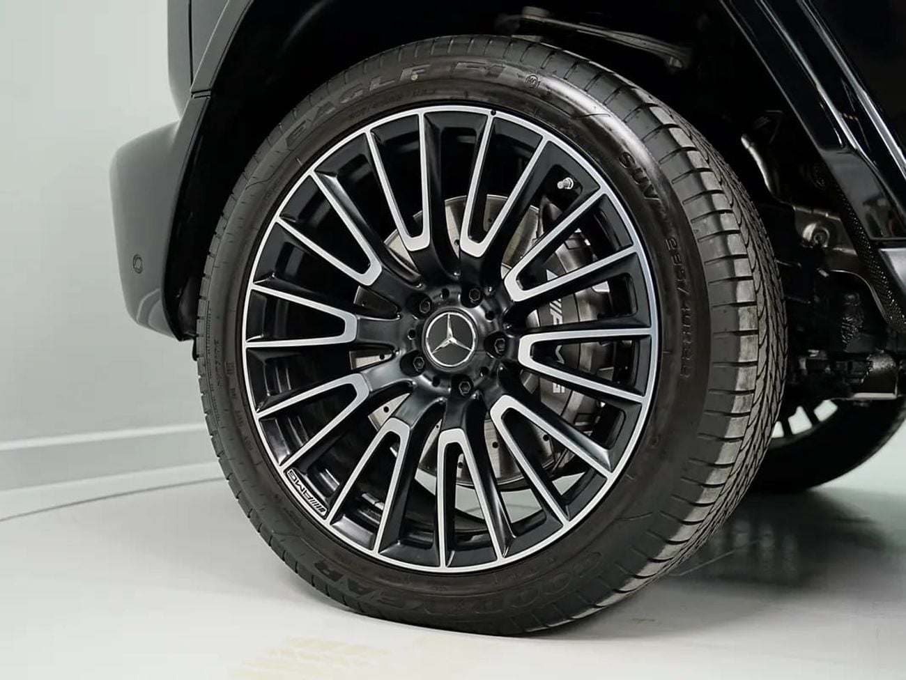 Mercedes Benz G 63 Amg 4.0 л 2026 г. Чёрный