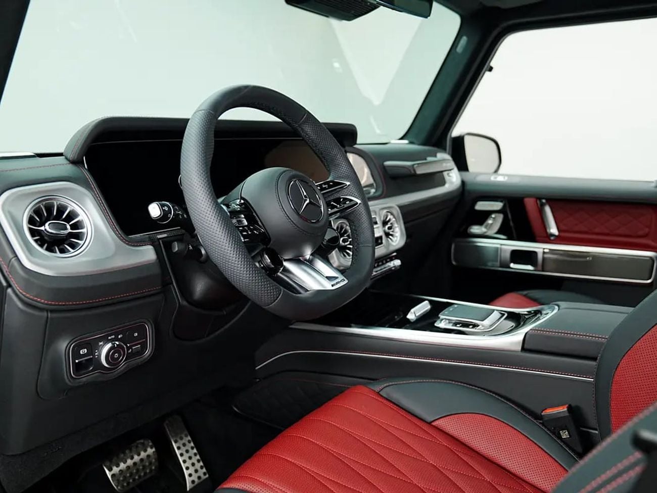 Mercedes Benz G 63 Amg 4.0 л 2026 г. Чёрный