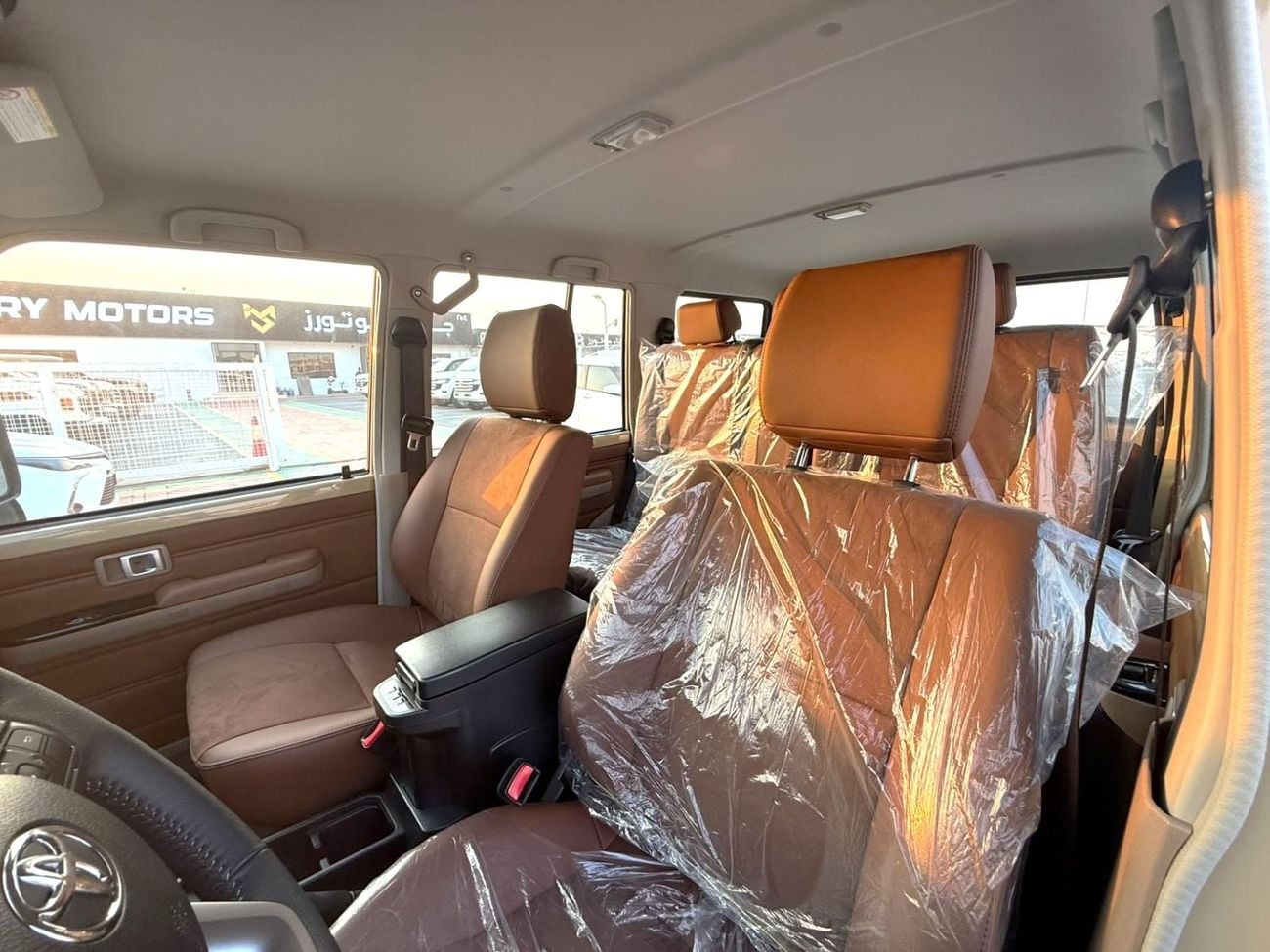 Toyota Land Cruiser 70 2.8 л 2026 г. Бежевый