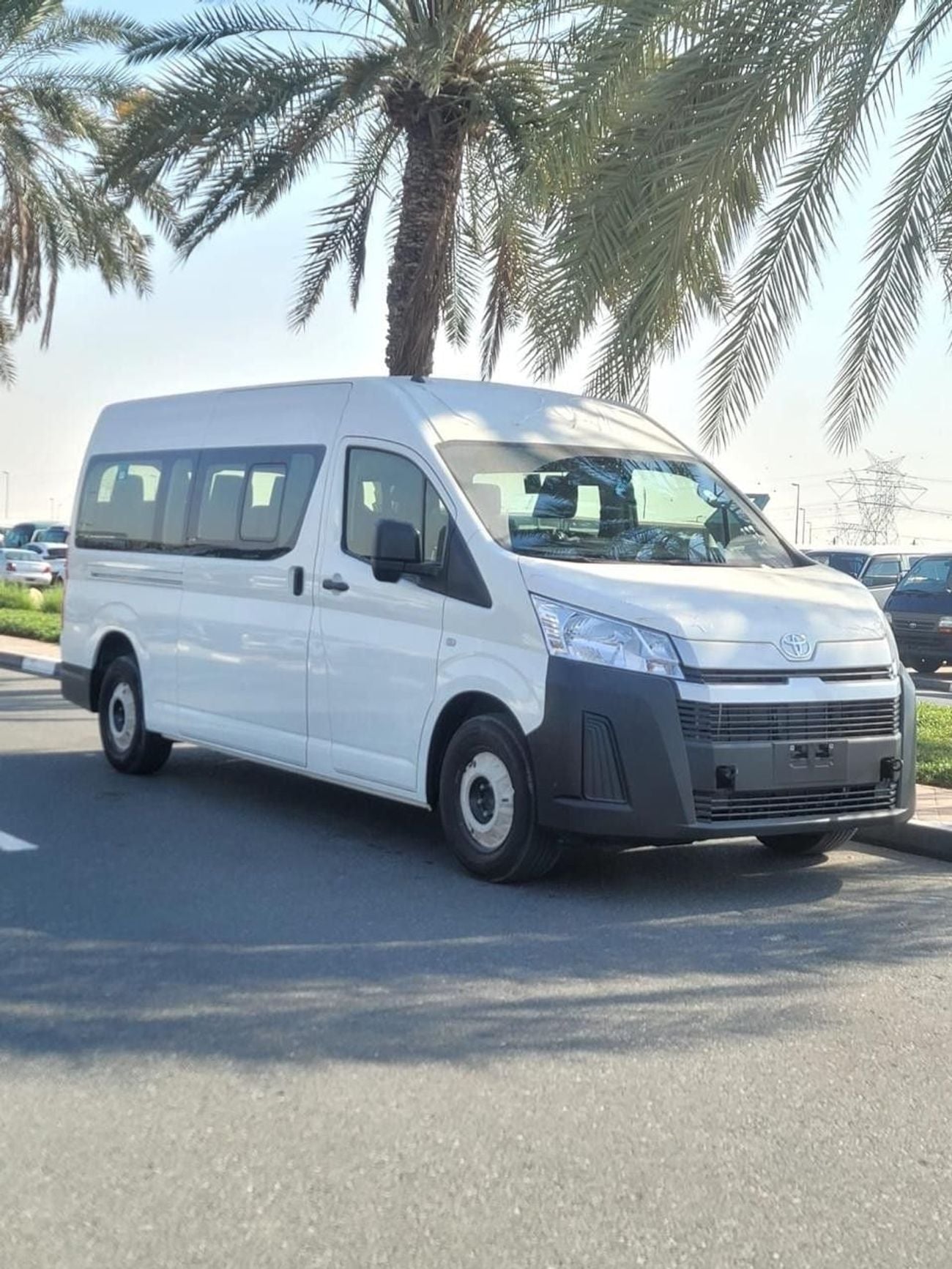 Toyota Hiace 2.8 л 2026 г. Белый