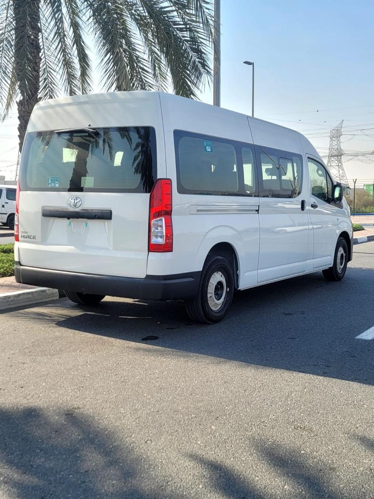 Toyota Hiace 2.8 л 2026 г. Белый
